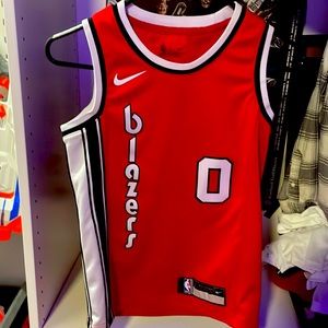 Trail blazers Damian Lillard  basketball jersey size small